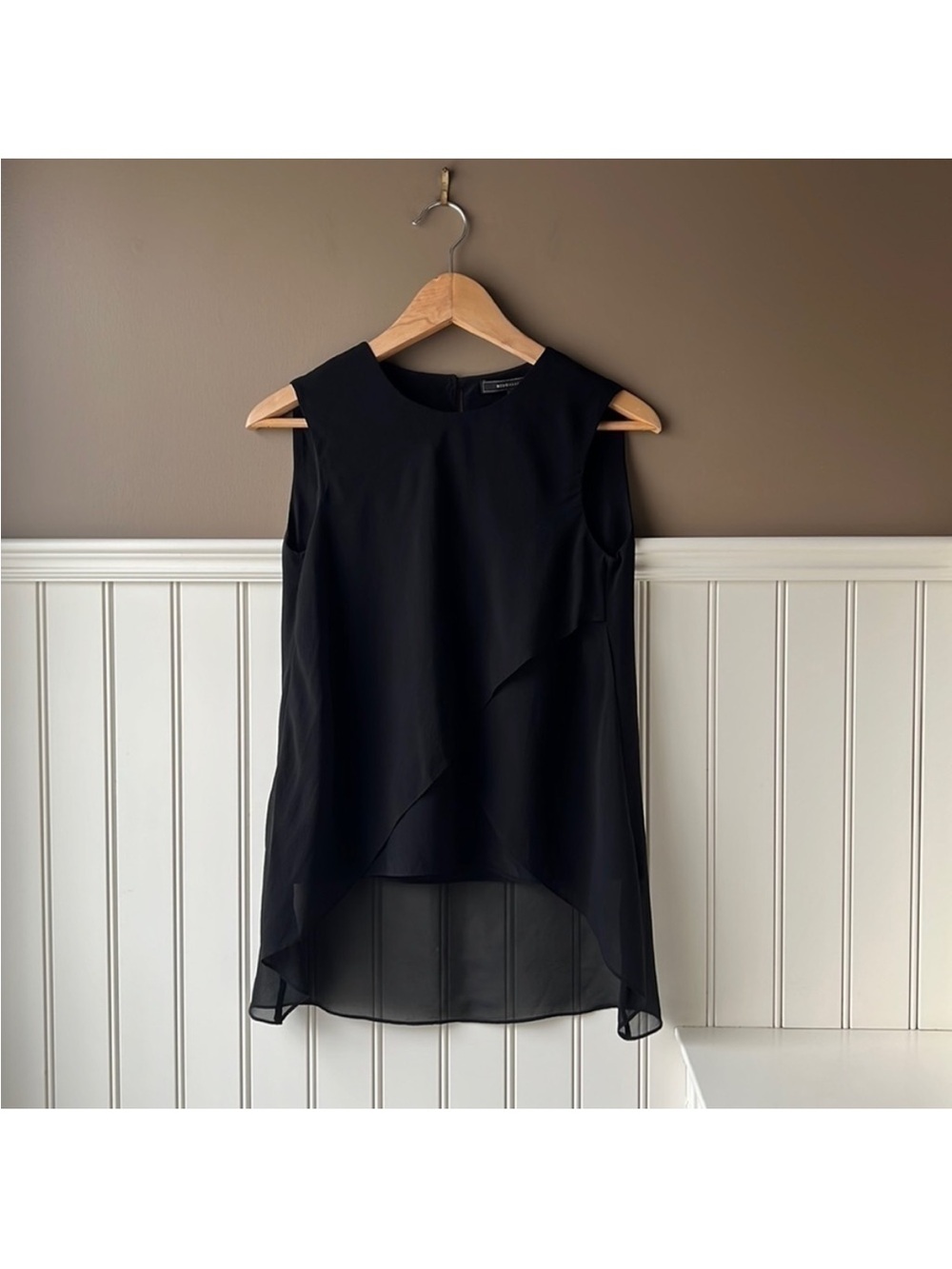BCBGMAXAZRIA Flowy Silk Sleeveless Blouse in Black XS